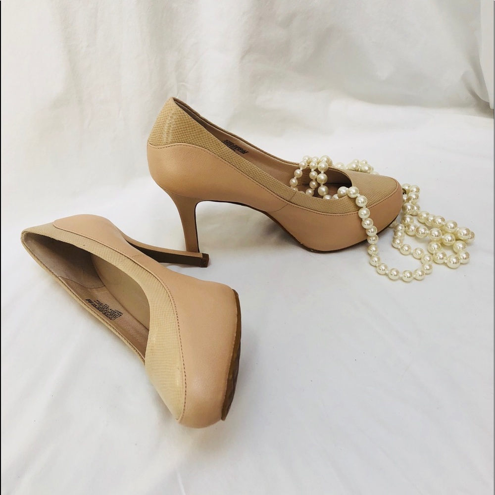 Rockport Nude Pump. New. Never worn.